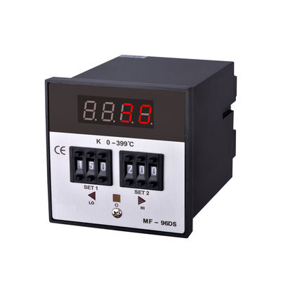 赤灯との10AデジタルのパネルDcの電圧計そしてAmpermeter
